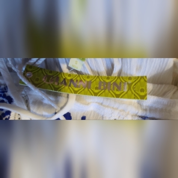 NWT Gianni Bini Embroidered Swim Cover-up Size Small - Picture 5 of 5